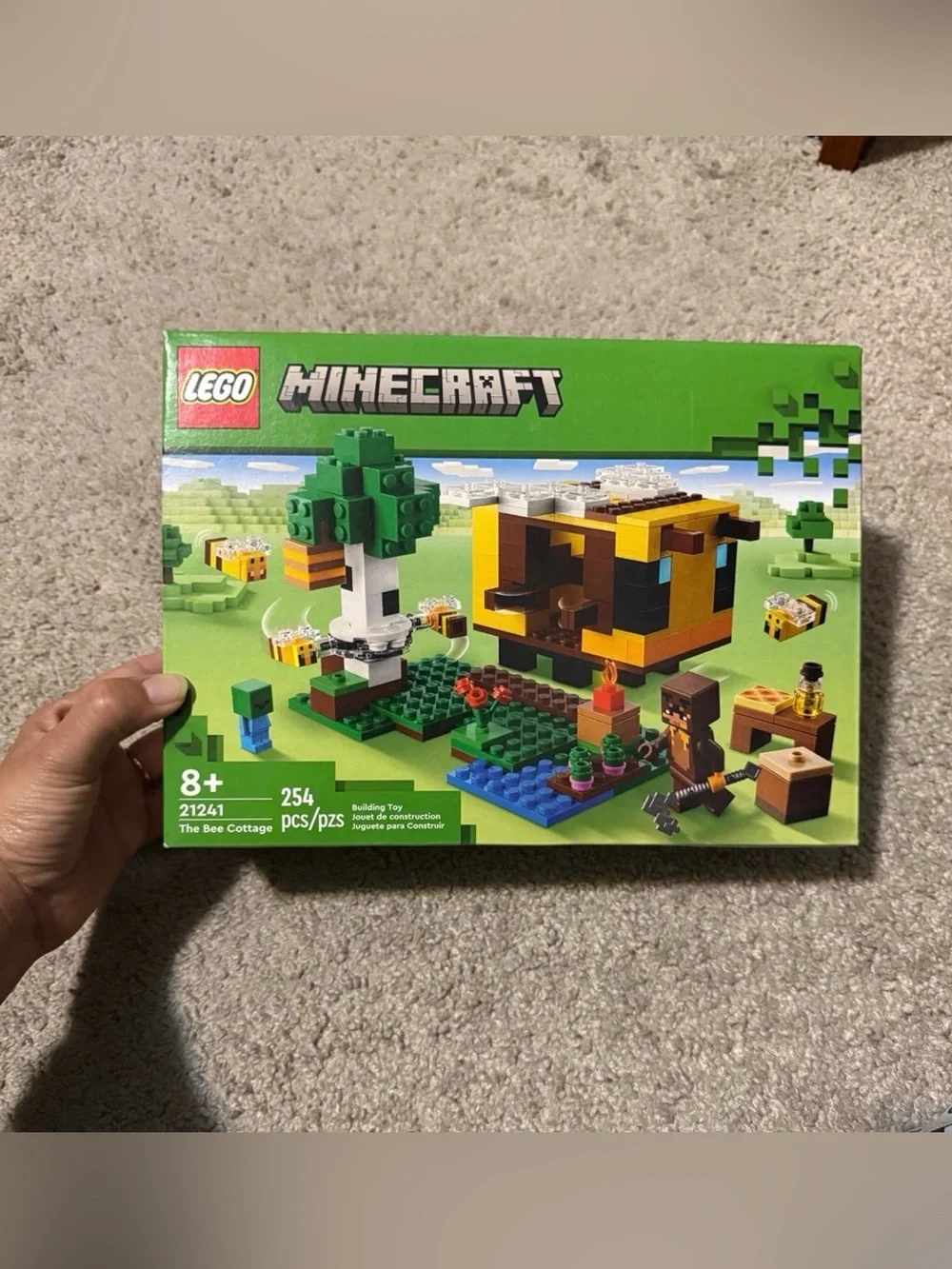 LEGO Minecraft The Bee Cottage 21241 Building Toy Set